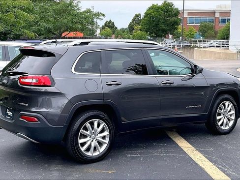 Used 2016 Jeep Cherokee Limited AWD/4WD image 16