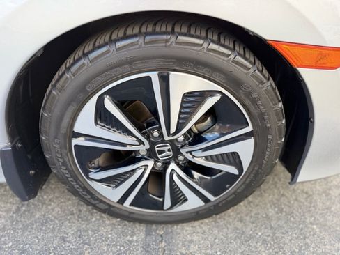 Used 2018 Honda Civic EX-T image 22