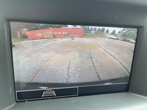 Used 2023 GMC Terrain SLE w/ Driver Convenience Package FWD image 17