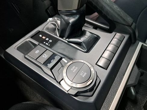 Used 2024 Toyota Tacoma SR5 AWD/4WD image 17