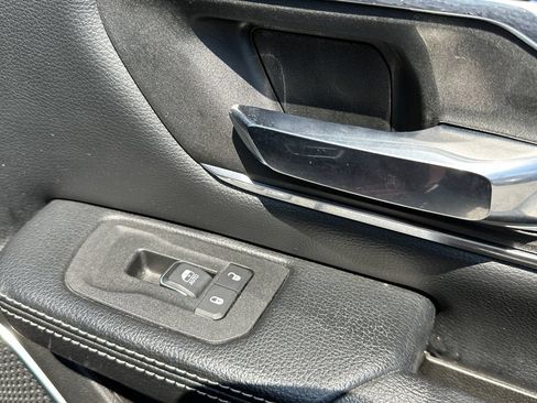 Used 2025 RAM 1500 Laramie AWD/4WD image 18