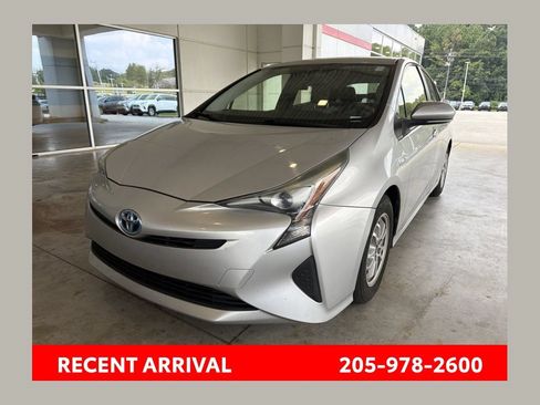 Used 2016 Toyota Prius Two FWD image 1