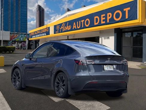Used 2023 Tesla Model Y Performance AWD/4WD image 3