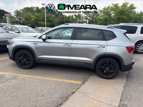 Used 2023 Volkswagen Taos SE w/ Black Wheel Package AWD/4WD image 3
