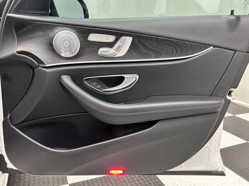Used 2018 Mercedes-Benz E 300 4MATIC image 18