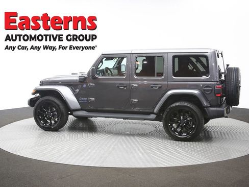 Used 2025 Jeep Wrangler Unlimited Sahara AWD/4WD image 57