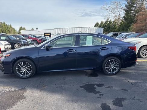 Used 2016 Lexus ES 350 w/ Luxury Package w/Wood Trim image 7