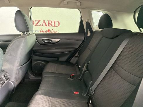 Used 2018 Nissan Rogue SV image 12