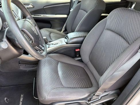 Used 2017 Dodge Journey SE FWD image 5