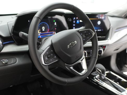 New 2026 Chevrolet Trax LT image 17