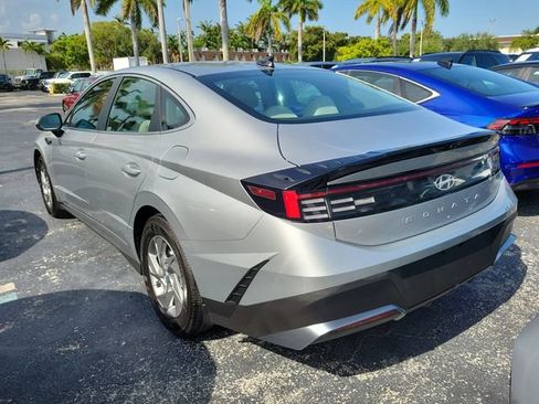 Used 2025 Hyundai Sonata SE FWD image 4