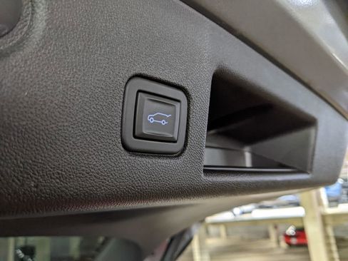 Used 2023 Chevrolet Equinox LT FWD image 29