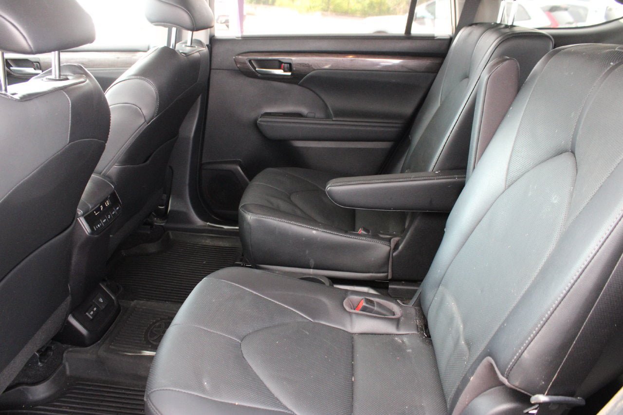Used 2023 Toyota Highlander Limited AWD/4WD image 20