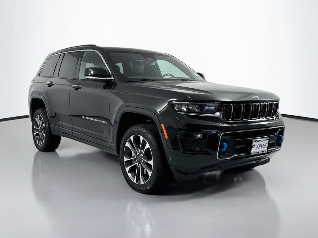 Used 2023 Jeep Grand Cherokee Overland w/ Advanced Protech Group III AWD/4WD image 4