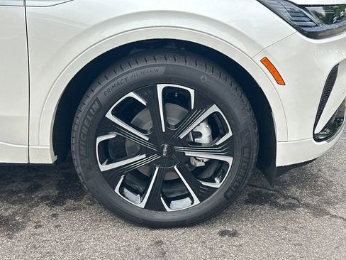 New 2026 Lincoln Nautilus Reserve AWD/4WD image 14