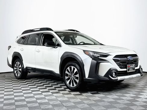 Used 2025 Subaru Outback Limited AWD/4WD image 1