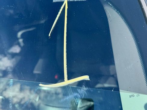 Used 2021 Toyota Sienna Limited image 28