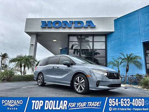 Used 2024 Honda Odyssey Touring image 1