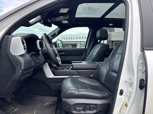 Used 2024 Toyota Sequoia Platinum AWD/4WD image 7