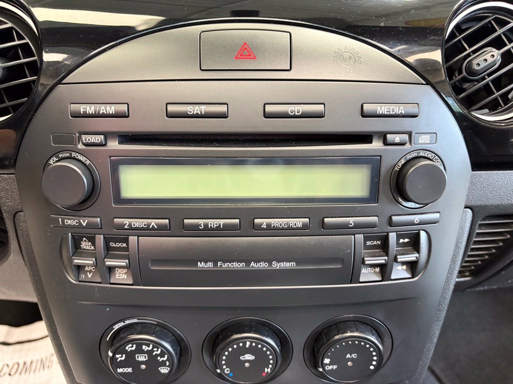 Used 2007 MAZDA MX-5 Miata Touring RWD image 11