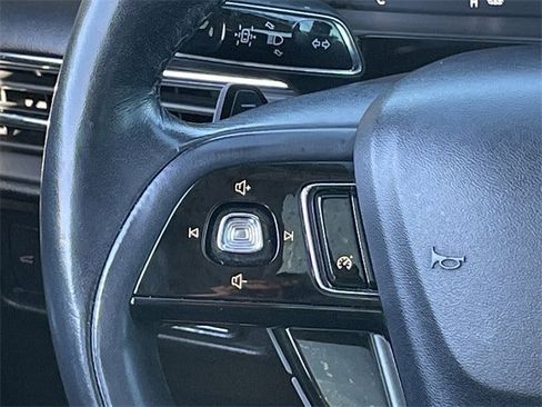 Used 2022 Lincoln Corsair FWD w/ Premium Package image 12