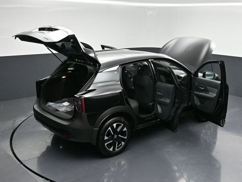 New 2026 Nissan Kicks SV AWD/4WD image 30