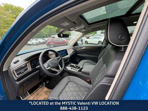 Certified 2025 Volkswagen Atlas SEL Premium R-Line image 31