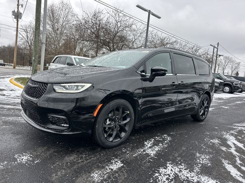 New 2026 Chrysler Pacifica Select image 21