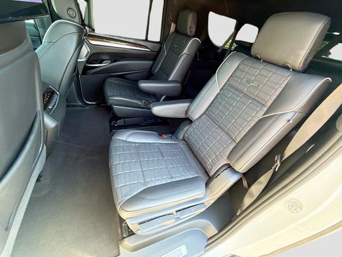 Certified 2025 Cadillac Escalade ESV Sport Platinum AWD/4WD image 25