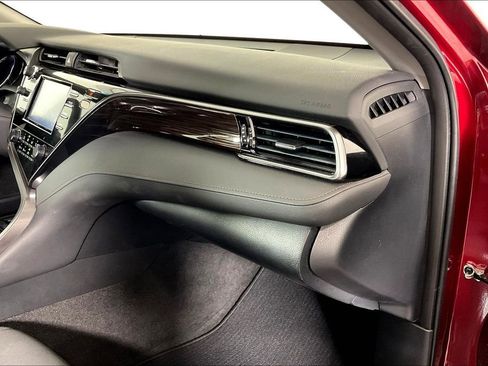 Used 2019 Toyota Camry LE image 22