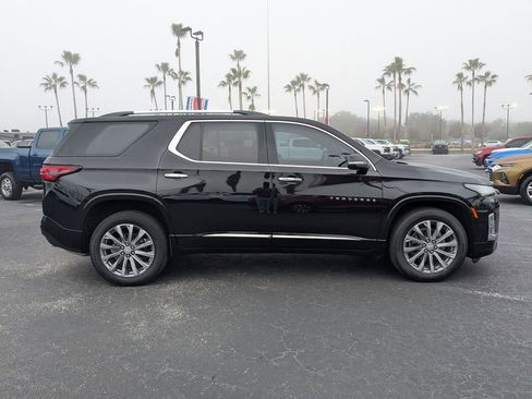 Used 2023 Chevrolet Traverse Premier image 3