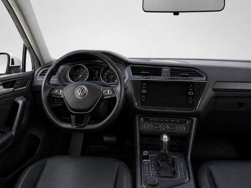 Used 2020 Volkswagen Tiguan SE w/ Panoramic Sunroof Package AWD/4WD image 29