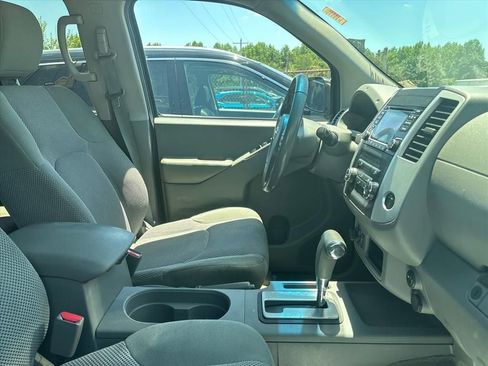 Used 2018 Nissan Frontier SV AWD/4WD image 19