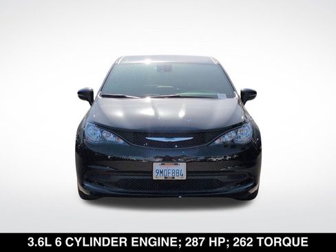 Used 2026 Chrysler Voyager LX FWD image 3
