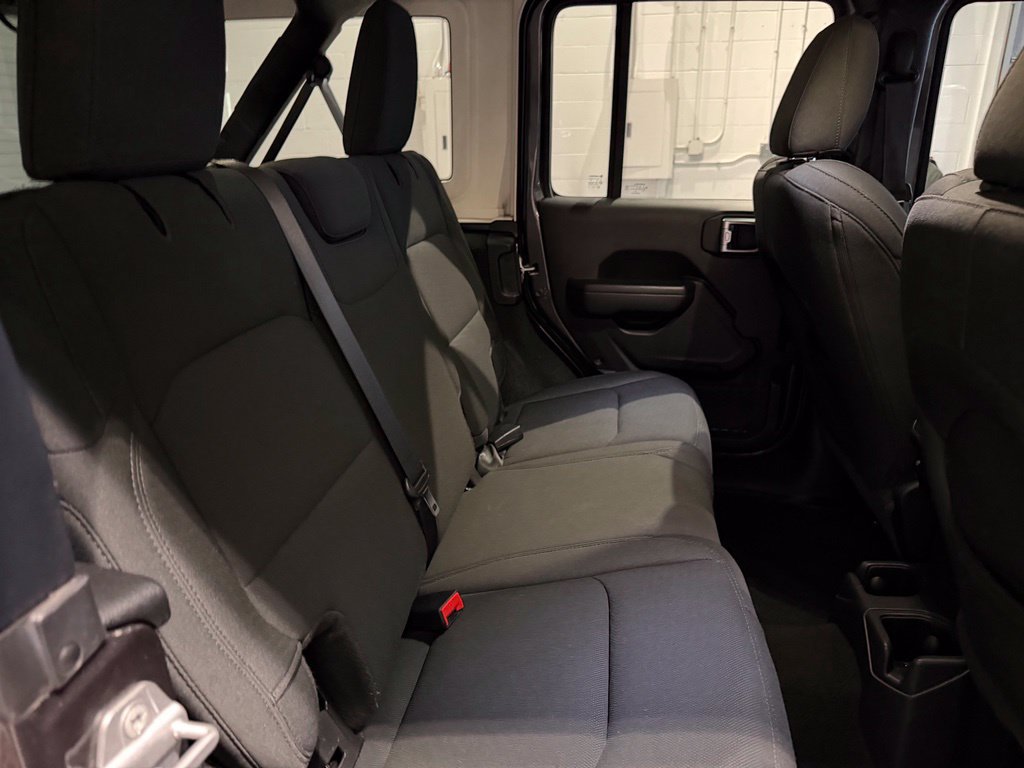 Used 2021 Jeep Wrangler Unlimited Sport AWD/4WD image 33