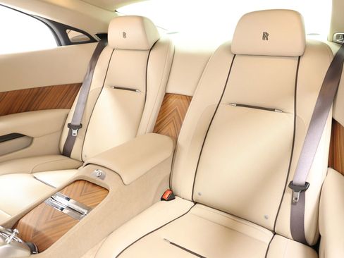 Used 2014 Rolls-Royce Wraith image 4