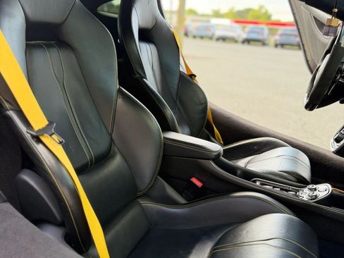 Used 2017 McLaren 570S Coupe RWD image 15