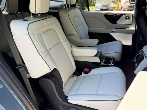 New 2026 Lincoln Aviator Black Label w/ Black Label Special Edition AWD/4WD image 17
