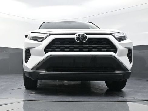 Used 2024 Toyota RAV4 XLE FWD image 32