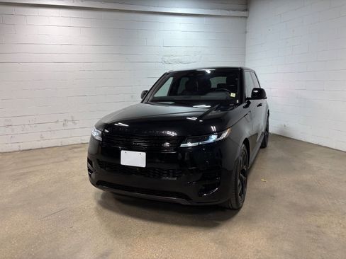 Used 2023 Land Rover Range Rover Sport SE AWD/4WD image 2