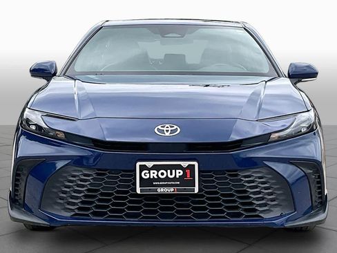 Used 2025 Toyota Camry SE FWD image 4