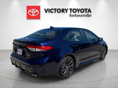 Used 2025 Toyota Corolla SE w/ SE Premium Package image 7