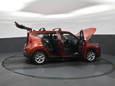 Used 2022 Kia Soul LX w/ Technology Package FWD image 61