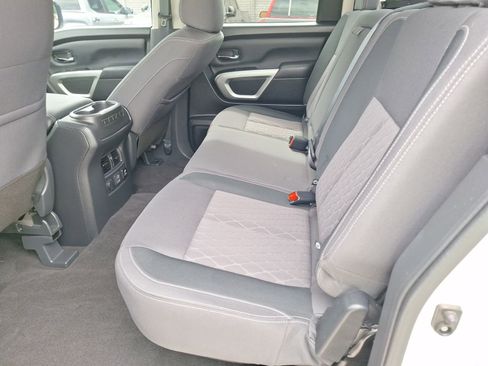 Used 2024 Nissan Titan SV w/ SV Convenience Package RWD image 31