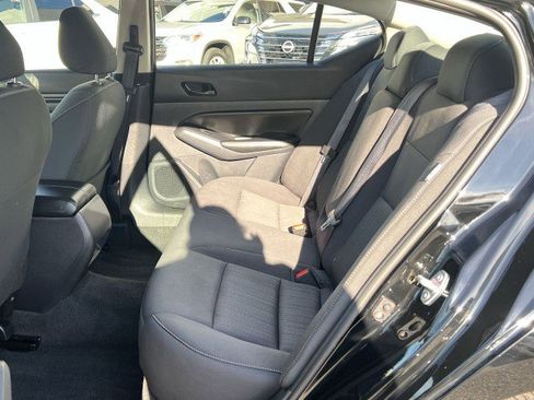 Used 2025 Nissan Altima 2.5 SV image 24