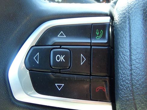 Certified 2025 Jeep Compass Latitude AWD/4WD image 21