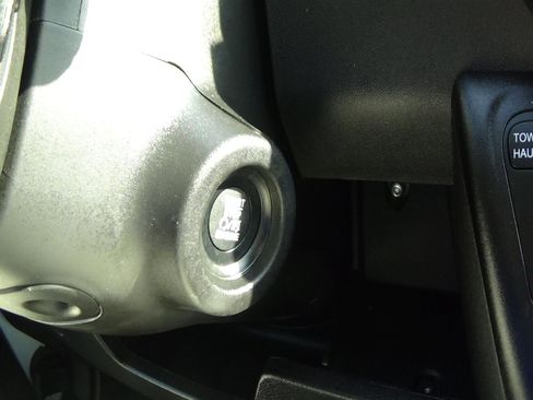 Used 2025 RAM ProMaster 2500 w/ Safety Group FWD image 24
