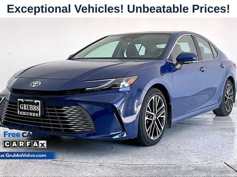 Used 2025 Toyota Camry XLE w/ Premium Plus Package FWD image 13