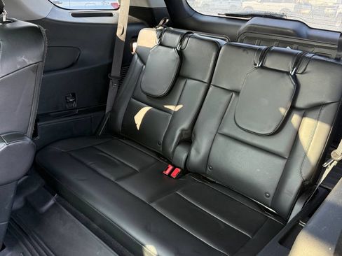 Used 2022 Ford Explorer XLT w/ Equipment Group 202A AWD/4WD image 12