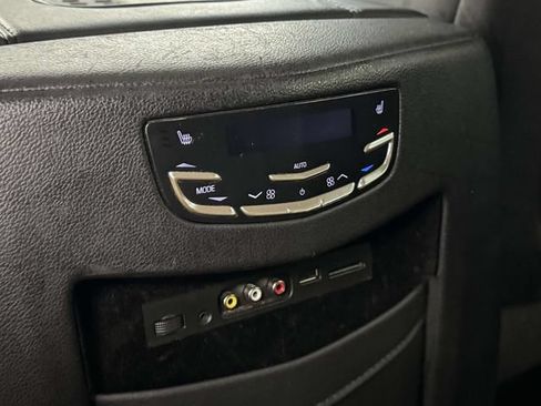 Used 2016 Cadillac Escalade ESV Luxury AWD/4WD image 27